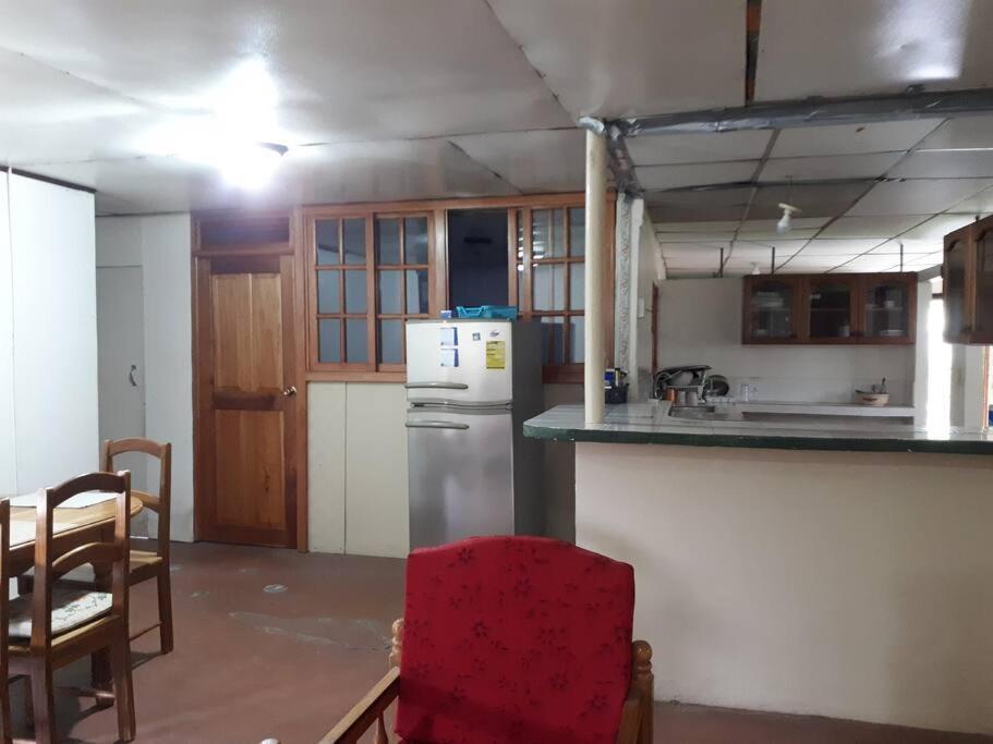 Gia'S Garage & Home For Bocas Travelers Almirante Экстерьер фото